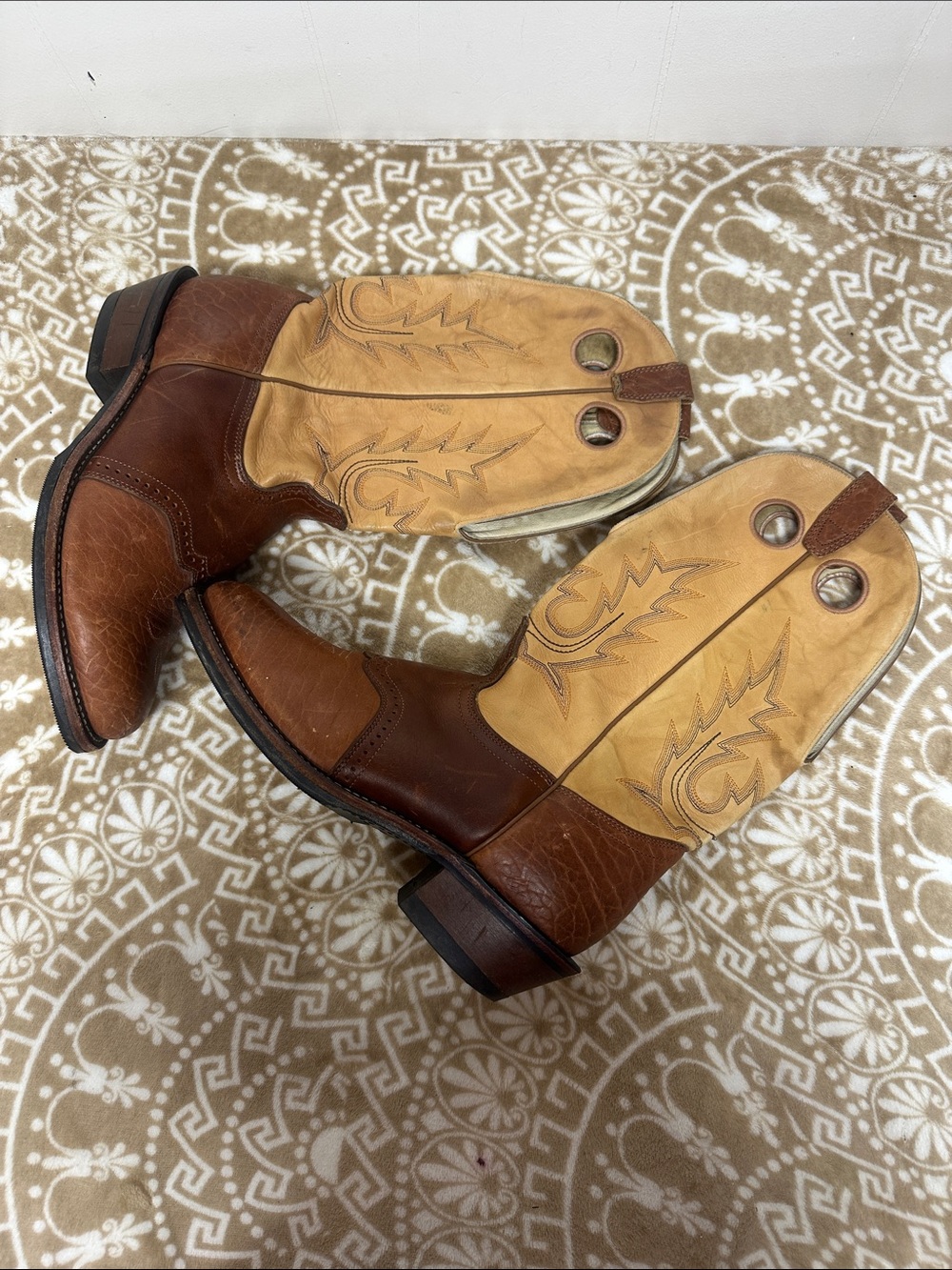 Vibram Two-Tone Brown and Tan Western Pull-On leather Boots